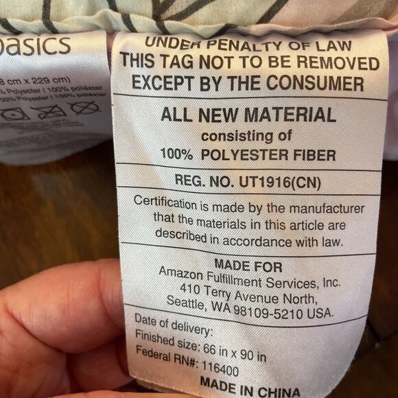 Sleepy Cat Quilted Comforter Twin Size Pink 66"x90" Amazon Basics Oeko-Tex - Picture 4 of 11